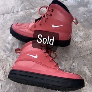 (SOLD) Nike WOODSIDE 2 High Boots